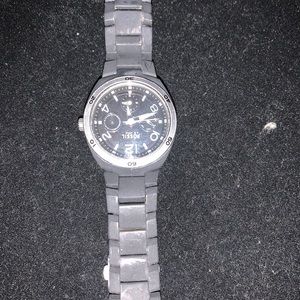 Fossil watch needs battery